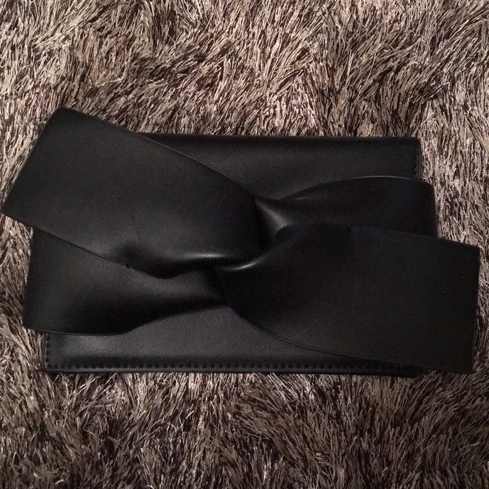 Bow clutch